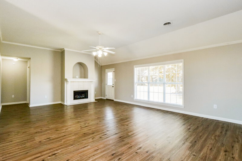 2,375/Mo, 4455 Jonsey Ln Memphis, TN 38125 Living Room View 2