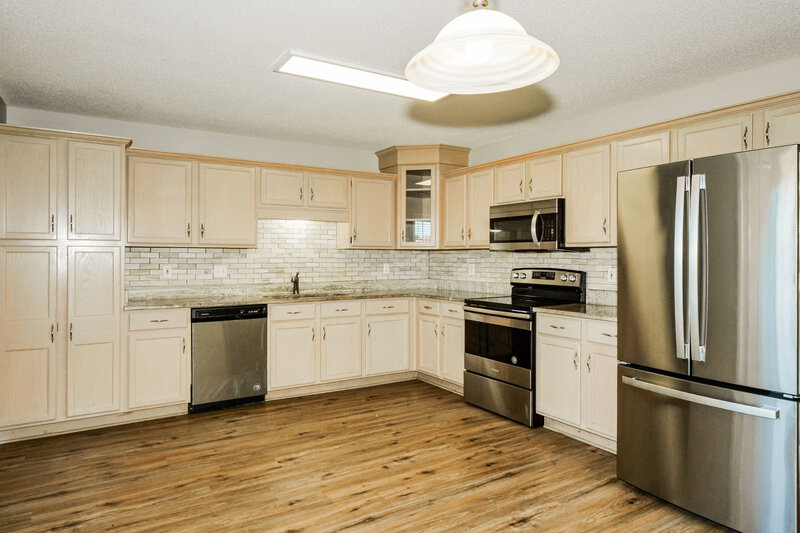2,375/Mo, 4455 Jonsey Ln Memphis, TN 38125 Kitchen View