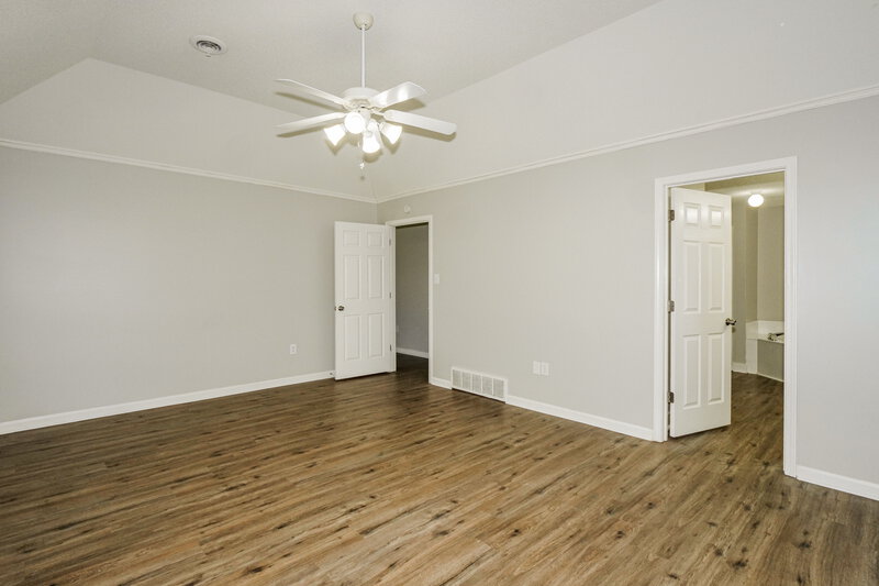 2,375/Mo, 4455 Jonsey Ln Memphis, TN 38125 Main Bedroom View 2
