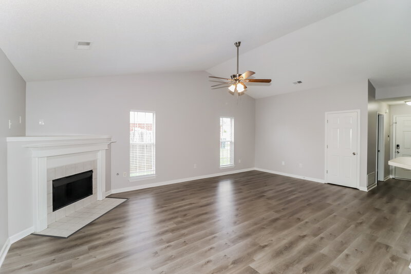 1,730/Mo, 8219 Martin Dr Southaven, MS 38671 Living Room View 2