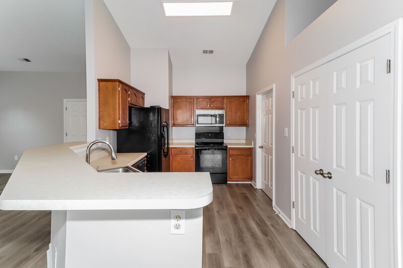 1,730/Mo, 8219 Martin Dr Southaven, MS 38671 Kitchen View