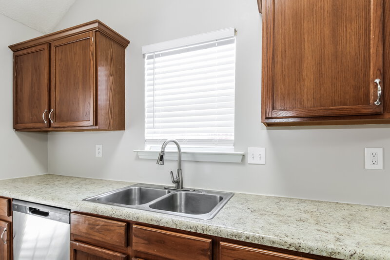 1,585/Mo, 6872 Mikayla Ln Cordova, TN 38018 Kitchen View 2