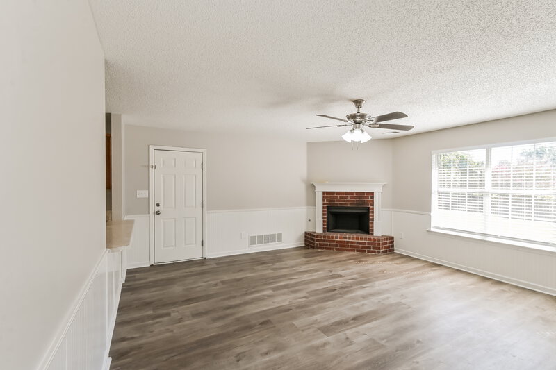 1,655/Mo, 6422 Manchester Dr Horn Lake, MS 38637 Living Room View