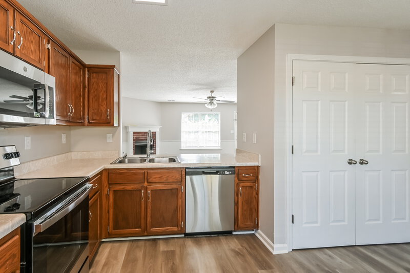 1,655/Mo, 6422 Manchester Dr Horn Lake, MS 38637 Kitchen View