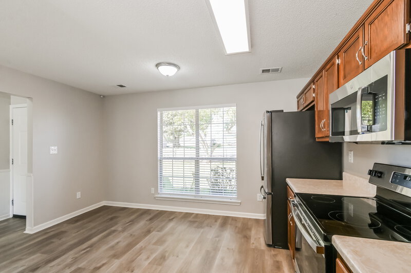 1,655/Mo, 6422 Manchester Dr Horn Lake, MS 38637 Kitchen View 3