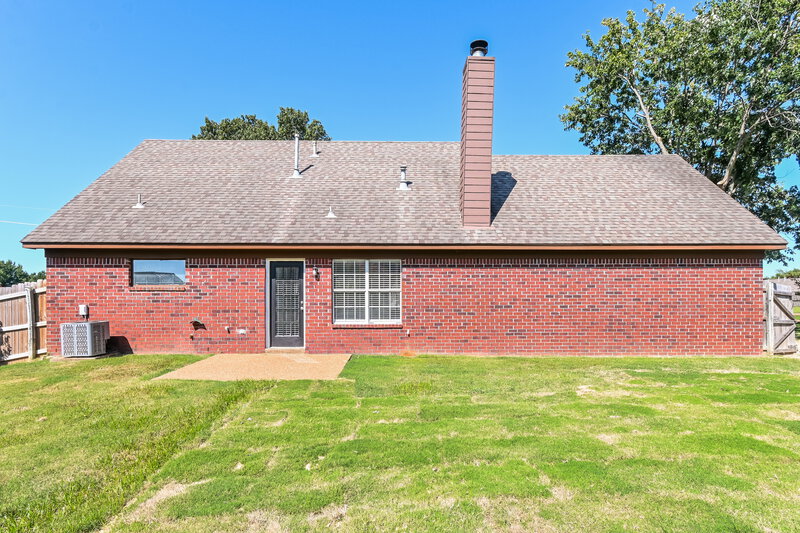 1,655/Mo, 6422 Manchester Dr Horn Lake, MS 38637 Rear View