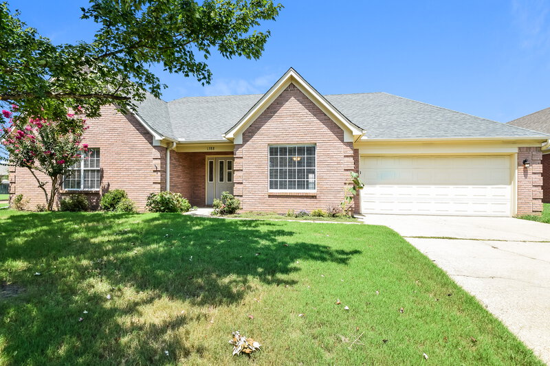 2,530/Mo, 1388 Big Ben N Hernando, MS 38632 Front View