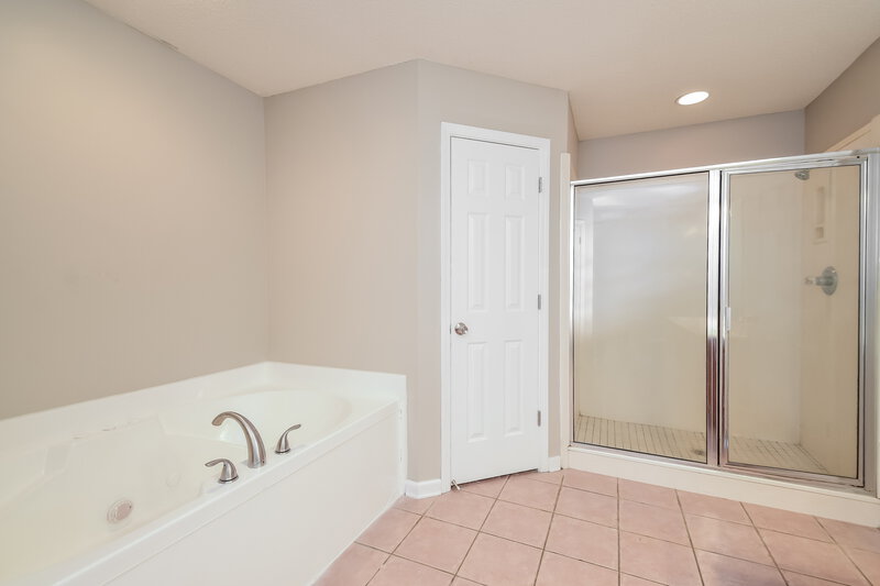 2,530/Mo, 1388 Big Ben N Hernando, MS 38632 Main Bathroom View 2