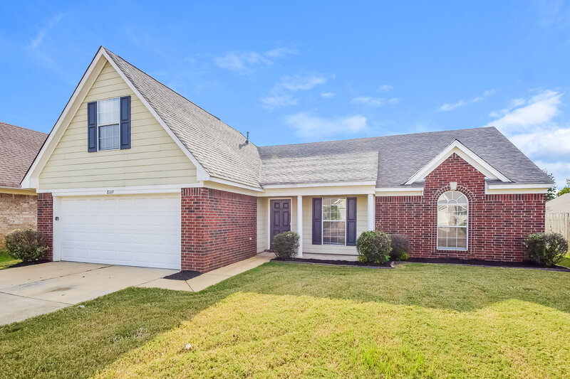 2,660/Mo, 8169 Manhatten Dr Southaven, MS 38671 Front View