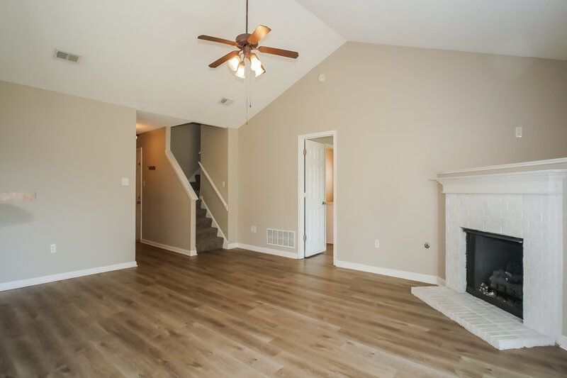 1,860/Mo, 8169 Manhatten Dr Southaven, MS 38671 Living Room View