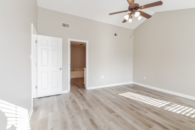 2,660/Mo, 8169 Manhatten Dr Southaven, MS 38671 Main Bedroom View