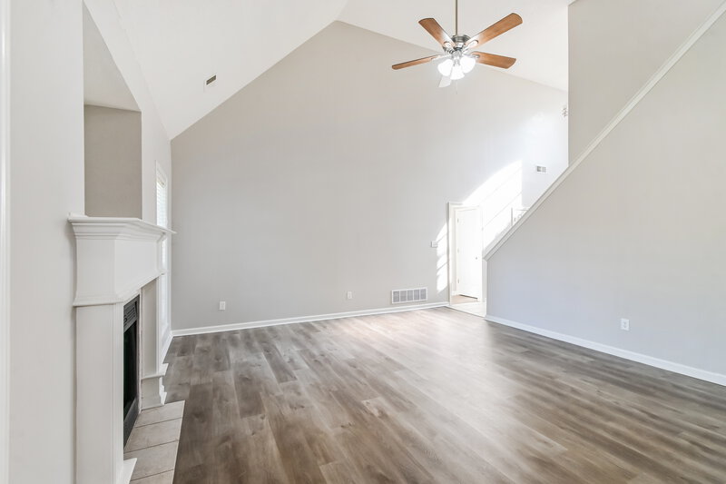 1,995/Mo, 2439 Della St Hernando, MS 38632 Living Room View 3