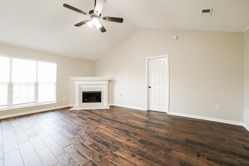 1,665/Mo, 6647 Kentbrook Dr Horn Lake, MS 38637 Living Room View 2