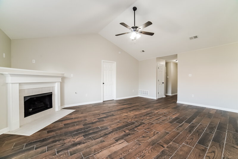 1,665/Mo, 6647 Kentbrook Dr Horn Lake, MS 38637 Living Room View 3