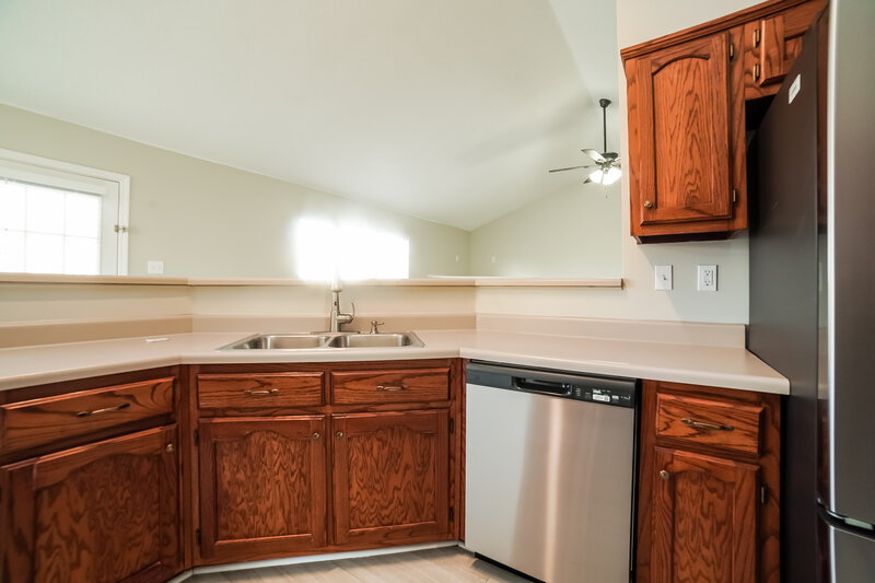 1,665/Mo, 6647 Kentbrook Dr Horn Lake, MS 38637 Kitchen View 2