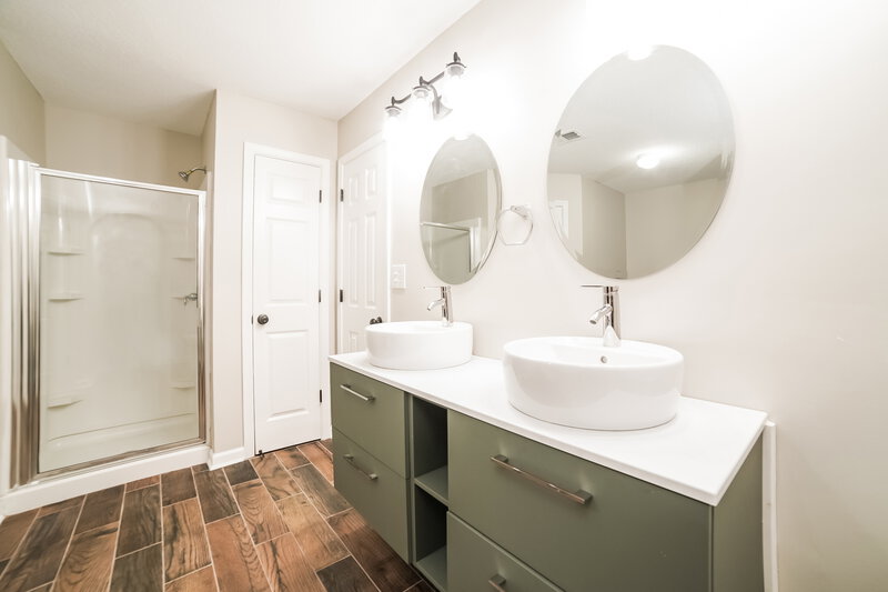 1,665/Mo, 6647 Kentbrook Dr Horn Lake, MS 38637 Main Bathroom View