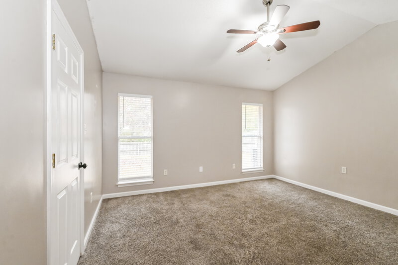 1,735/Mo, 7792 Sarah Ann Dr S Southaven, MS 38671 Main Bedroom View 2