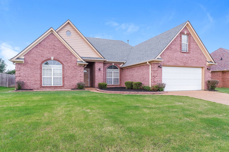1,885/Mo, 13086 Braybourne Pkwy Olive Branch, MS 38654 Front View