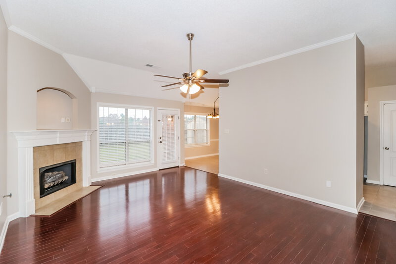 1,885/Mo, 13086 Braybourne Pkwy Olive Branch, MS 38654 Living Room View 2