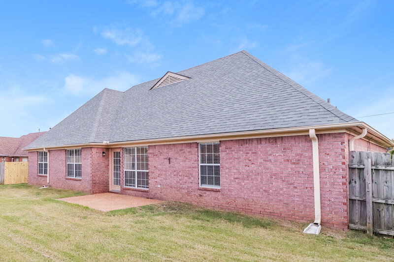 1,885/Mo, 13086 Braybourne Pkwy Olive Branch, MS 38654 Rear View