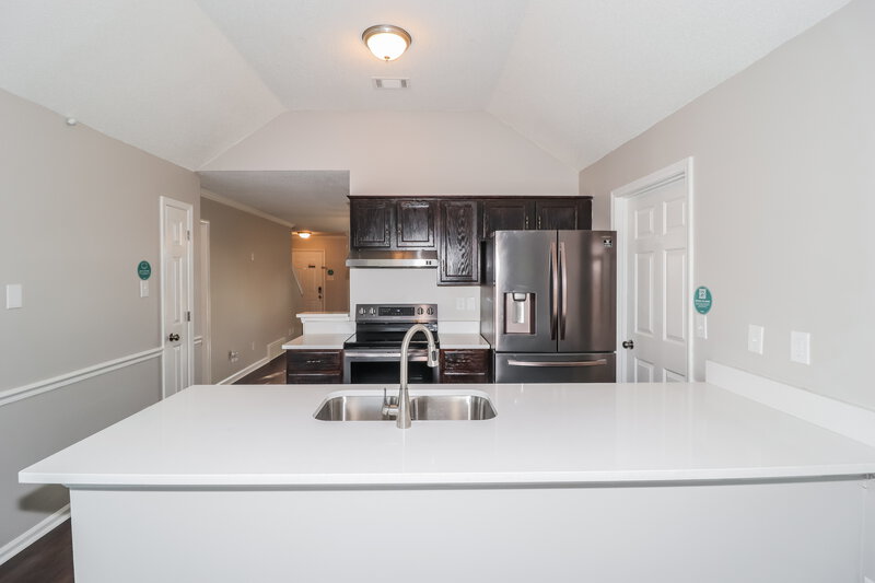 1,615/Mo, 15 Oak Lake Cv Oakland, TN 38060 Kitchen View