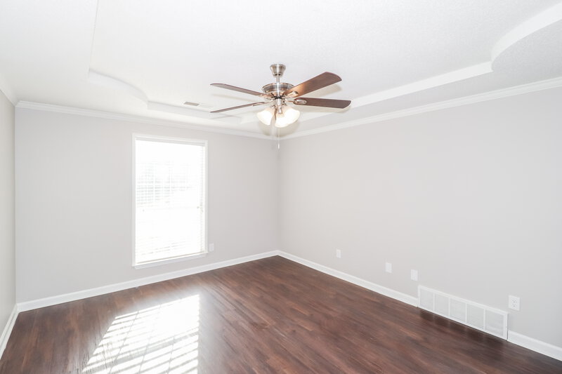 1,615/Mo, 15 Oak Lake Cv Oakland, TN 38060 Main Bedroom View