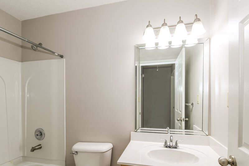 2,490/Mo, 7687 Cassidy Dr Walls, MS 38680 Bathroom View