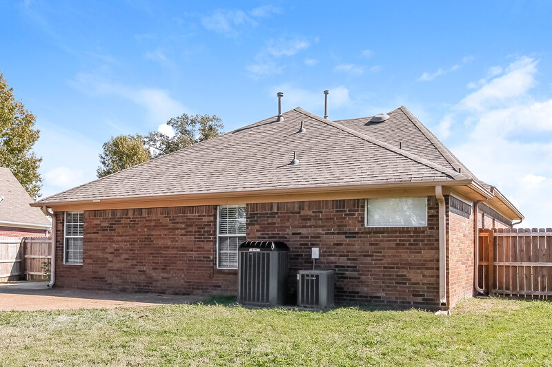 2,490/Mo, 7687 Cassidy Dr Walls, MS 38680 Rear View