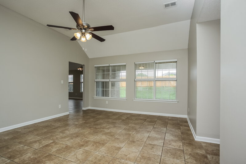 2,425/Mo, 5583 Sugarberry Ln Southaven, MS 38672 Living Room View