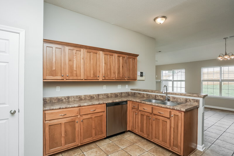 2,425/Mo, 5583 Sugarberry Ln Southaven, MS 38672 Kitchen View