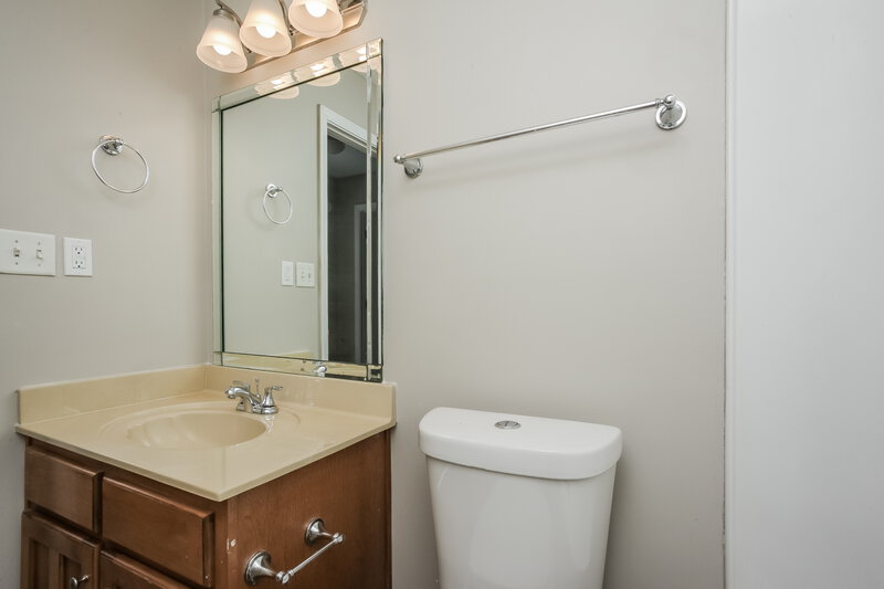 2,425/Mo, 5583 Sugarberry Ln Southaven, MS 38672 Bathroom View