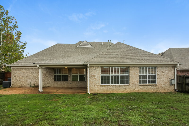 2,425/Mo, 5583 Sugarberry Ln Southaven, MS 38672 Rear View