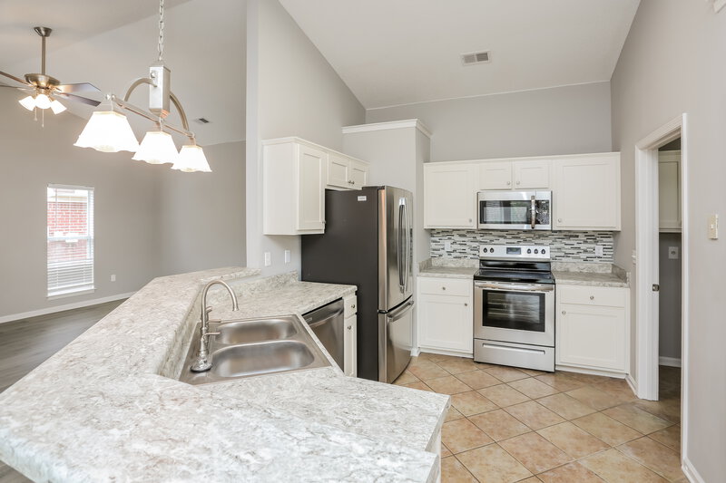 1,750/Mo, 7840 Mary Payton Dr Southaven, MS 38671 Kitchen View
