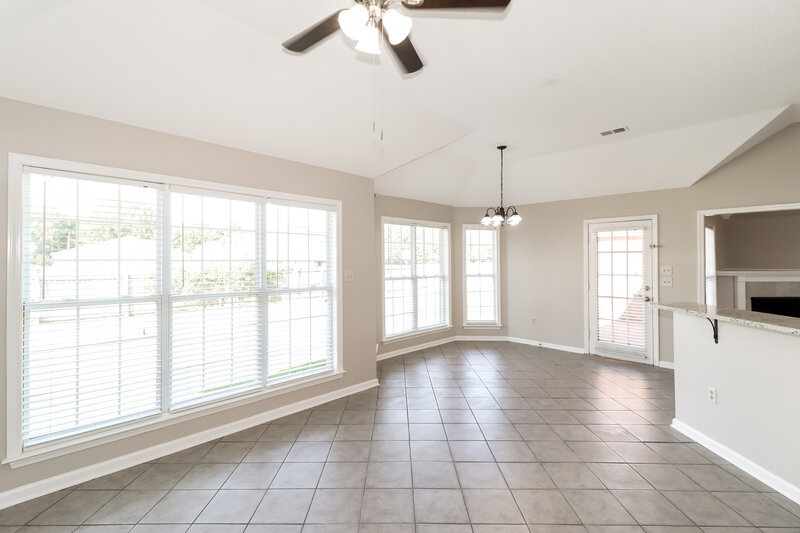 2,105/Mo, 6138 English Ivy N Olive Branch, MS 38654 Family Room View