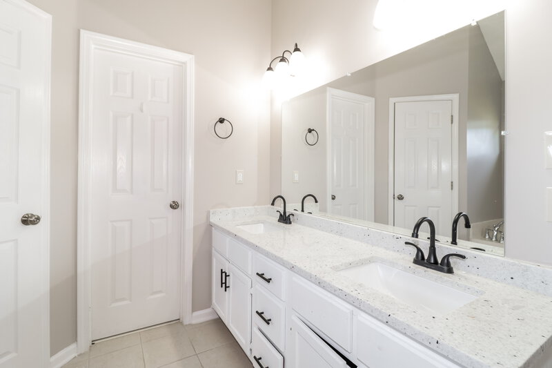 2,105/Mo, 6138 English Ivy N Olive Branch, MS 38654 Main Bathroom View