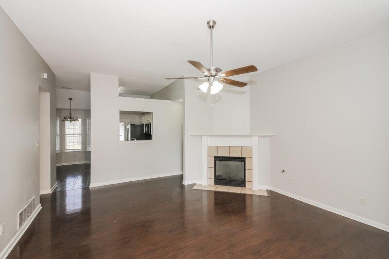 2,510/Mo, 9812 Southern Oak Way Olive Branch, MS 38654 Living Room View 2
