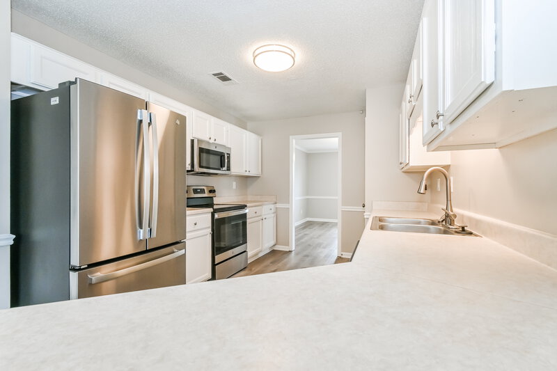 2,020/Mo, 4955 Ultima Cv Memphis, TN 38125 Kitchen View 2