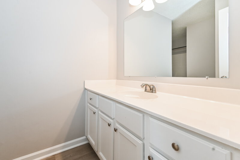 2,020/Mo, 4955 Ultima Cv Memphis, TN 38125 Bathroom View