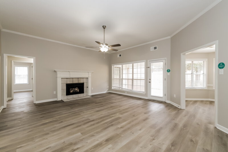 1,935/Mo, 6150 Woodstock View Dr Millington, TN 38053 Living Room View