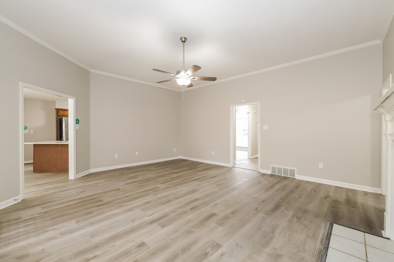 1,935/Mo, 6150 Woodstock View Dr Millington, TN 38053 Living Room View 2