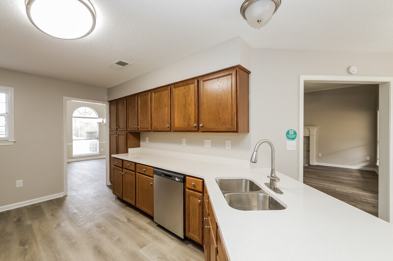 1,935/Mo, 6150 Woodstock View Dr Millington, TN 38053 Kitchen View 2