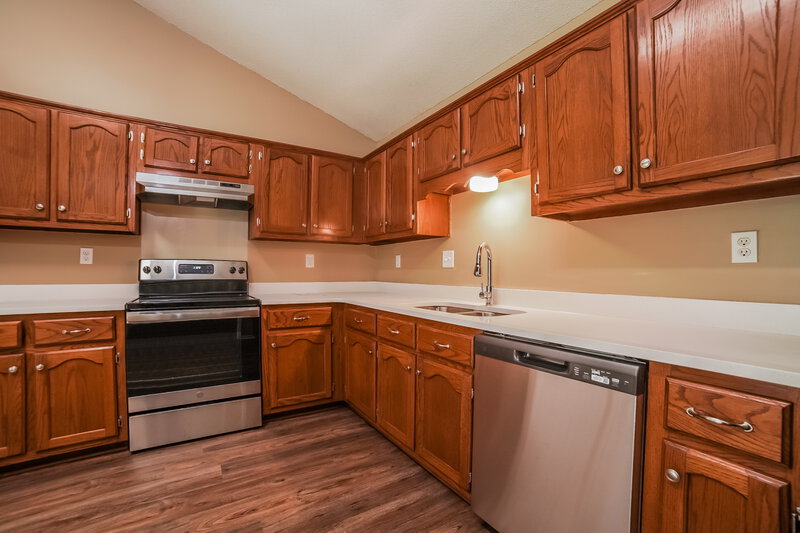 1,575/Mo, 10674 Oak Leaf Dr Olive Branch, MS 38654 Kitchen View