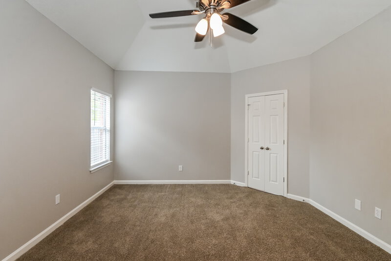 1,795/Mo, 10244 Green Moss Dr N Cordova, TN 38018 Main Bedroom View 2