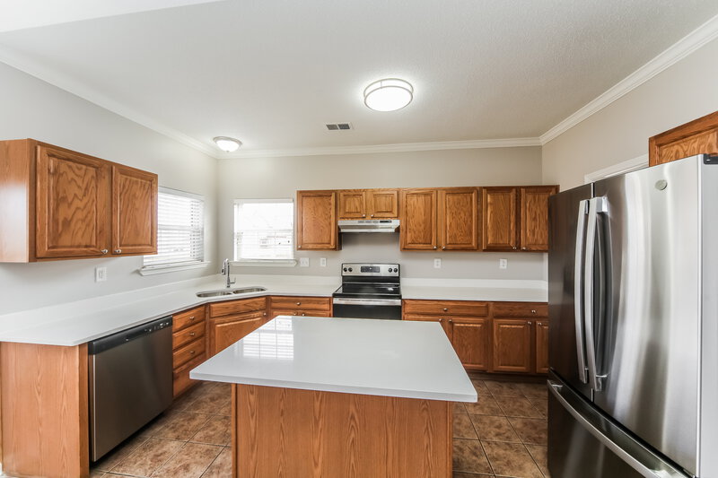 2,450/Mo, 7204 Millers Glen Way Memphis, TN 38125 Kitchen View 2
