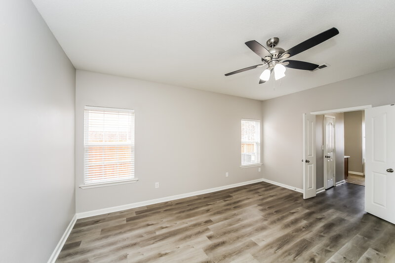 2,450/Mo, 7204 Millers Glen Way Memphis, TN 38125 Main Bedroom View