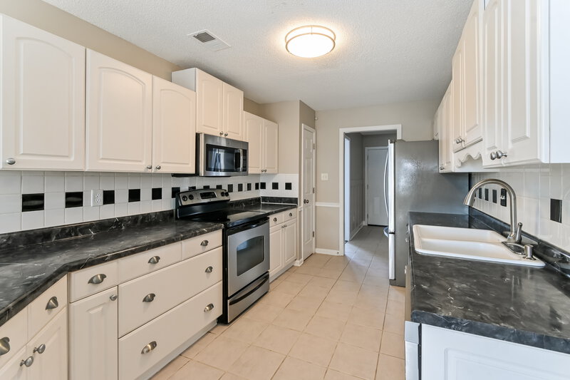 2,275/Mo, 5150 Bluff Springs Cv Bartlett, TN 38002 Kitchen View