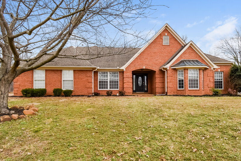 2,310/Mo, 4480 Glenchase Dr Bartlett, TN 38135 Front View