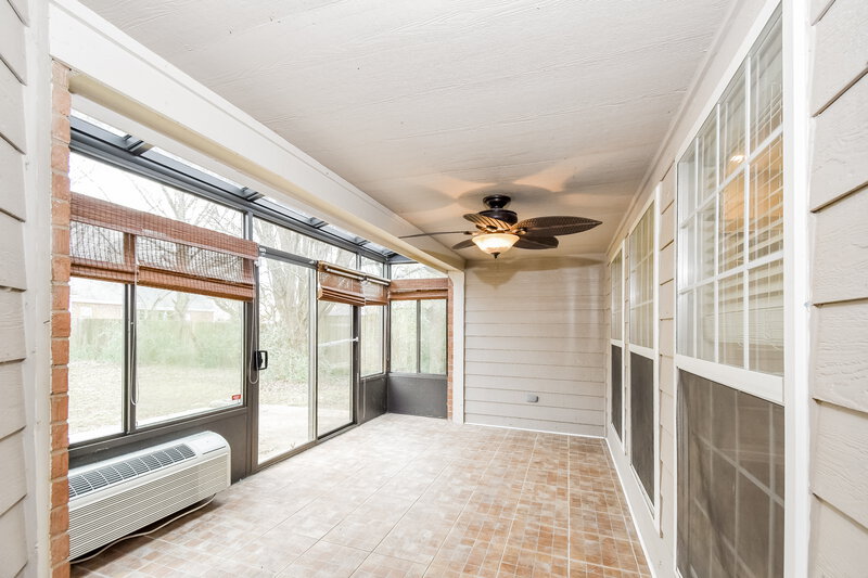 2,310/Mo, 4480 Glenchase Dr Bartlett, TN 38135 Sun Room View