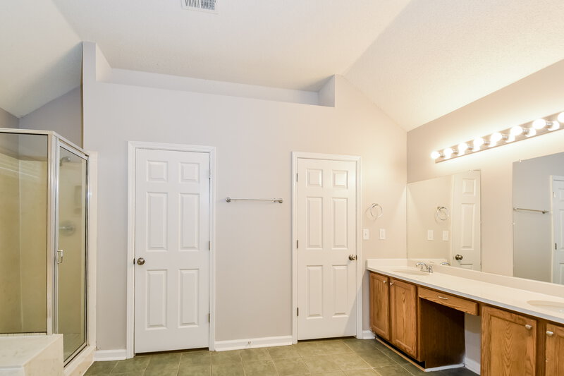 2,310/Mo, 4480 Glenchase Dr Bartlett, TN 38135 Main Bathroom View