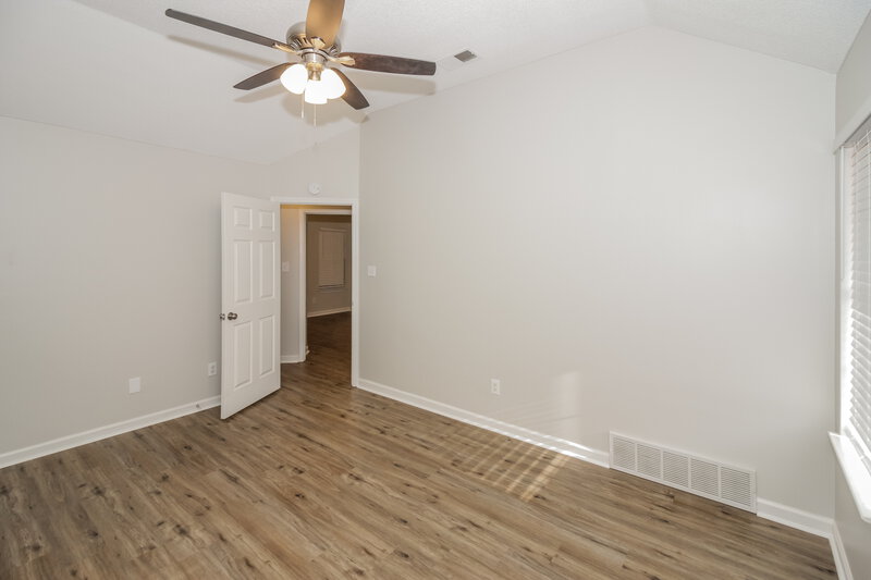 1,545/Mo, 1185 Breezy Valley Dr Cordova, TN 38018 Main Bedroom View 2